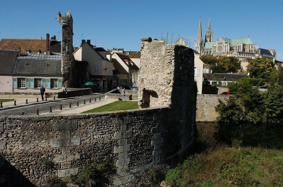 La Parenthese Enchantee Chartres Exterior photo